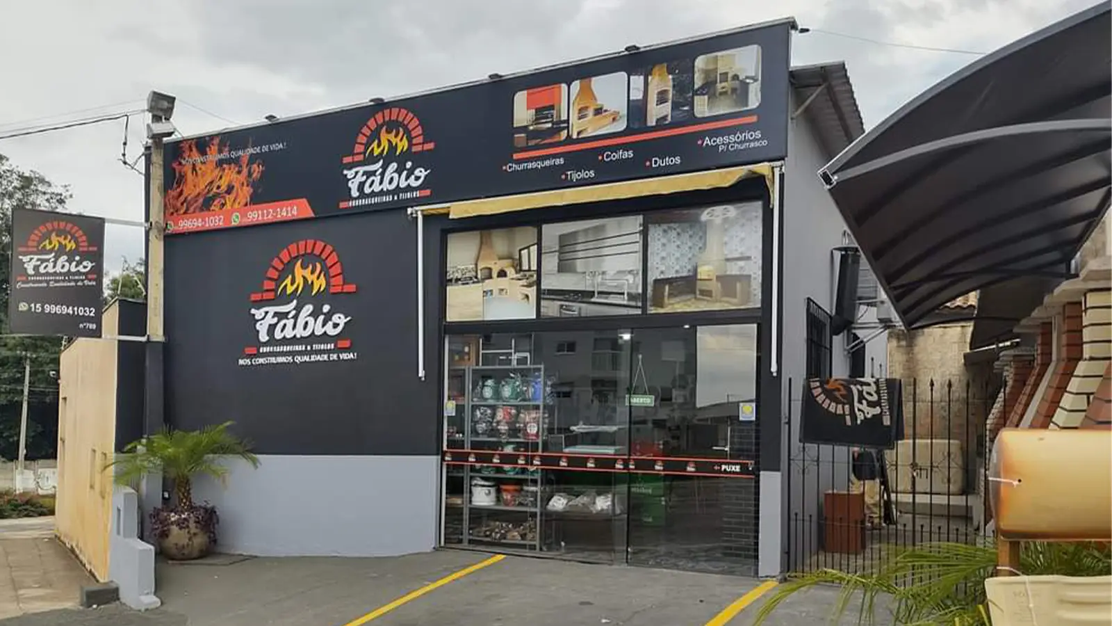 Fabricação de churrasqueiras, forno, fogão a lenha, lareira em alvenaria, coifa em aço inox e tijolos em Porto Feliz, SP.